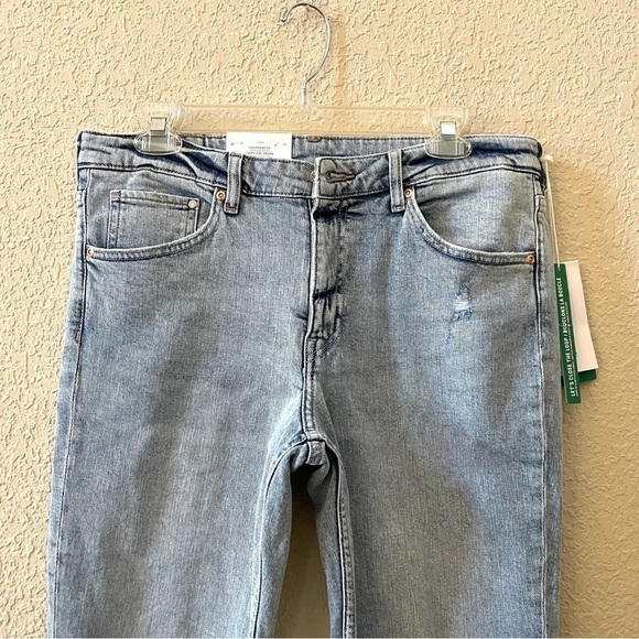 H&M Jeans Girlfriend Fit Regular Waist Loose Fit High Rise Light Wash 8 - Picture 4 of 11